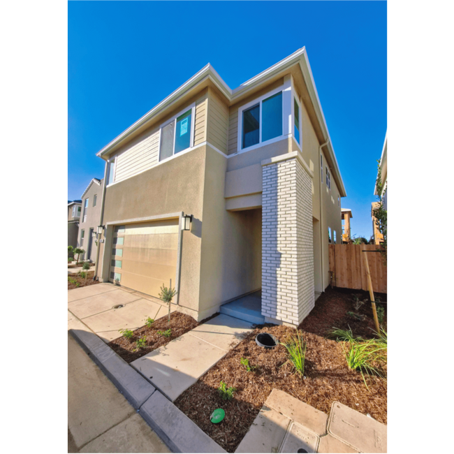 Building Photo - Modern 3-Bedroom Home in the Exclusive Elev8ions Neighborhood of Clovis!