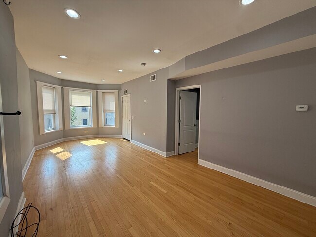 Photo - 2449 N Ridgeway Ave Unit 2