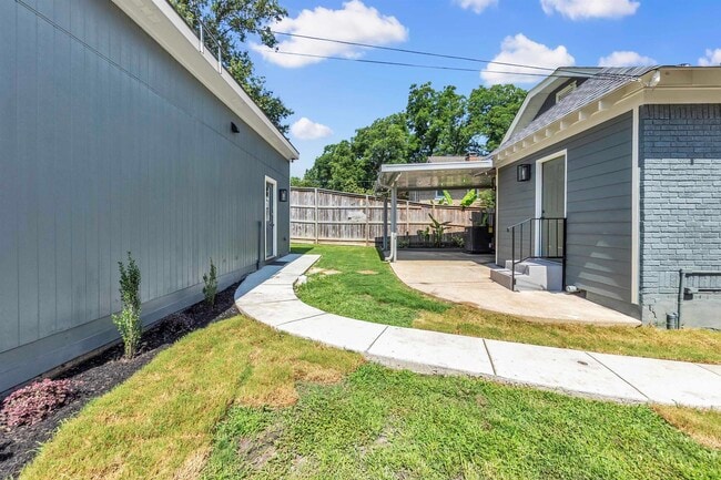 Photo - 2245 Monroe Ave