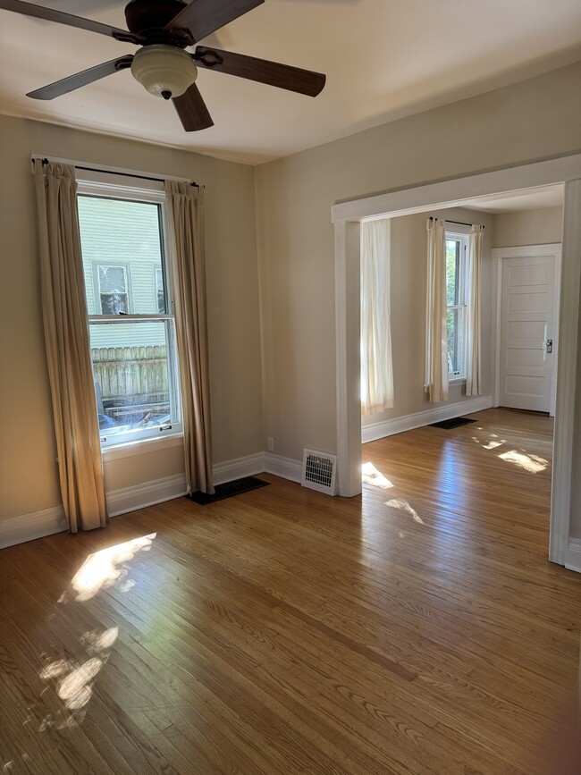 Living room/dining room