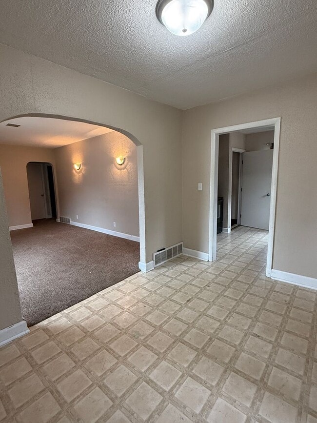 Photo - 3 Bedroom 1.5 Bath / House