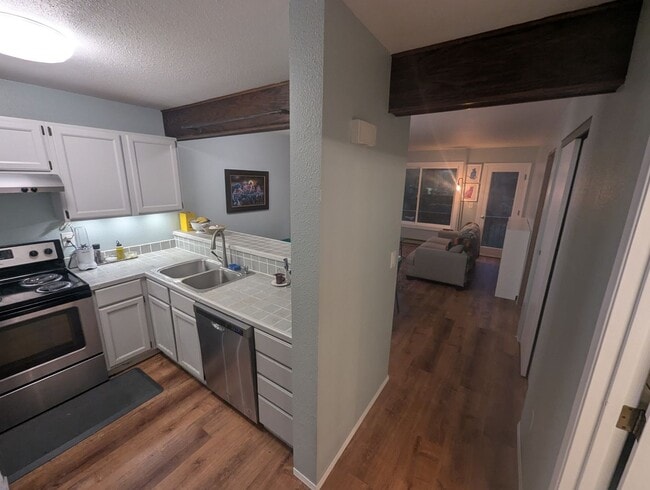 Photo - 2 bed/1 bath Crowhill condo on Douglas- Unfurnished