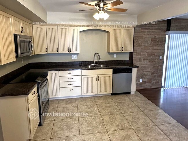 Photo - 2301 W Waltann Ln