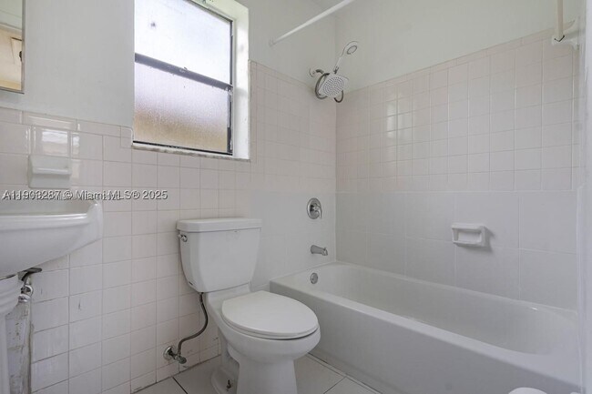 Photo - 805 NW 3rd Ave