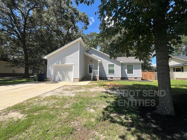 Building Photo - 7108 Calamar Dr
