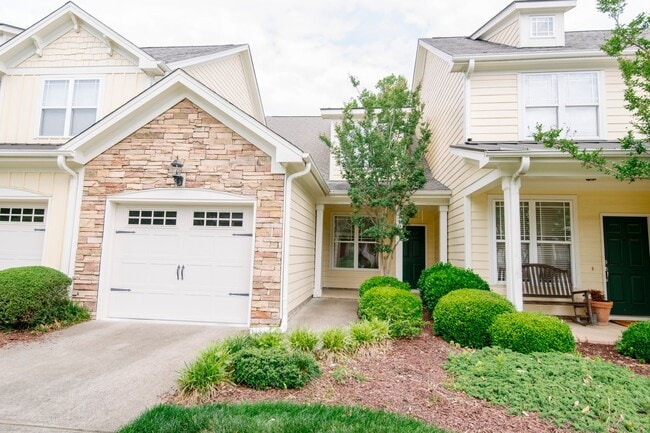 Building Photo - Charming Townhome in the Heart of Wake Forest!