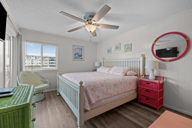 301 Commerce Way