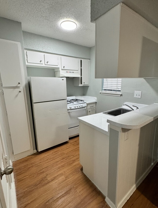 Building Photo - 40 Hyde Park Rental