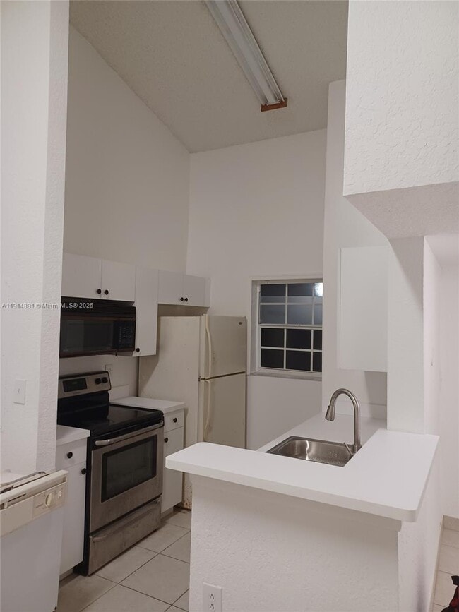 Photo - 2803 N Oakland Forest Dr Unit 304