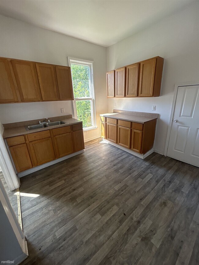 4 br, 1 bath House 648 South Main Street... Rental House Rental in