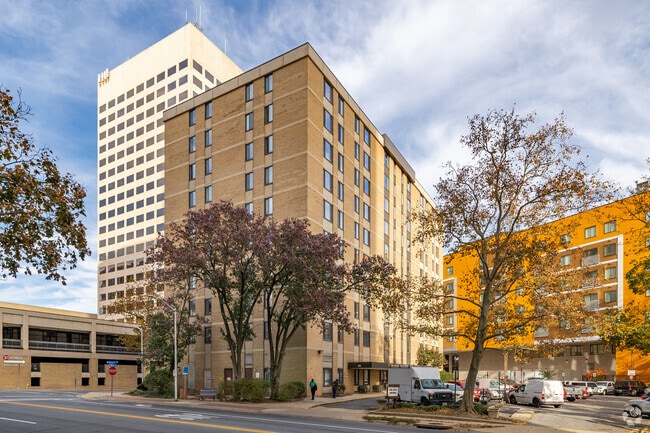 118 Monroe St - Americana Centre Condo