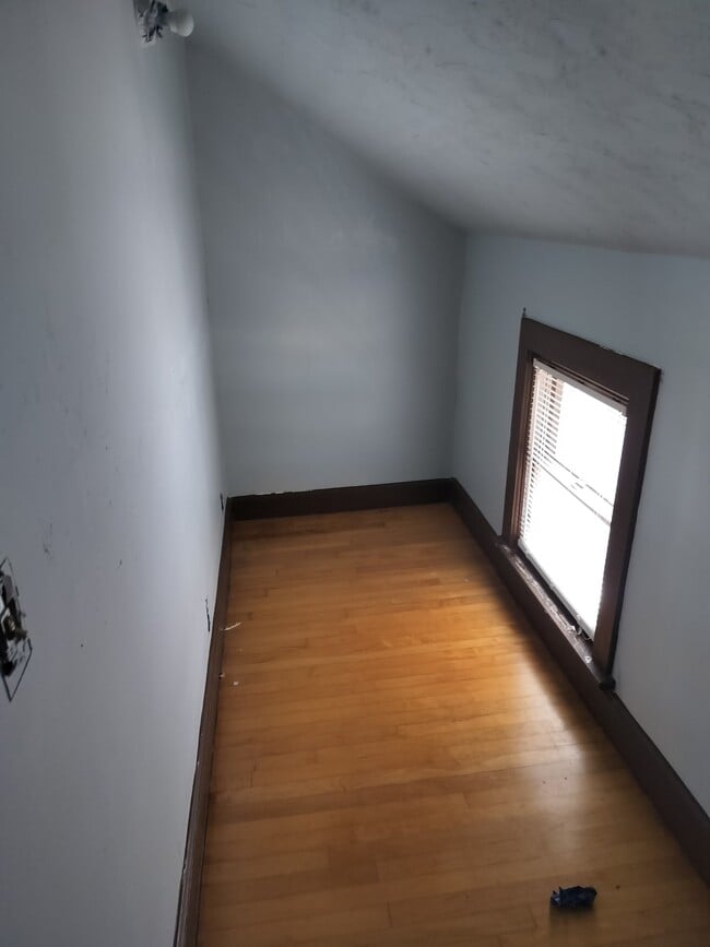 Photo - 422 N Maple Ave Unit upper