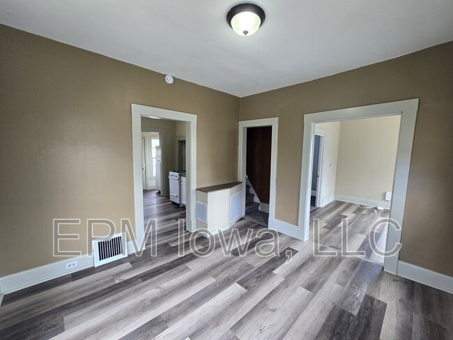 Photo - 823 Glenwood St