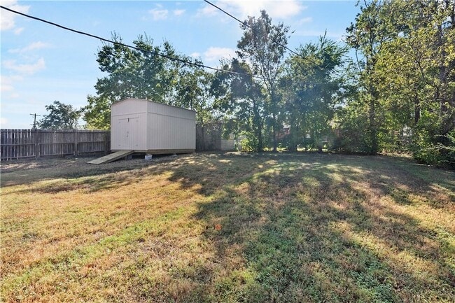 Photo - 209 Helena St