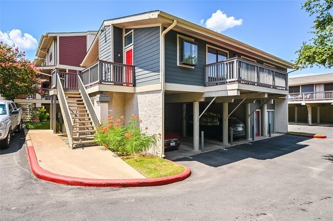 Building Photo - 2215 Post Rd Unit 2036 Rental
