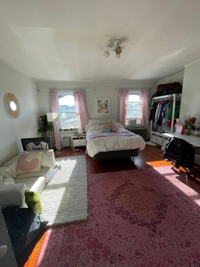 Photo - 7 Bedroom Home for rent Unit 1R