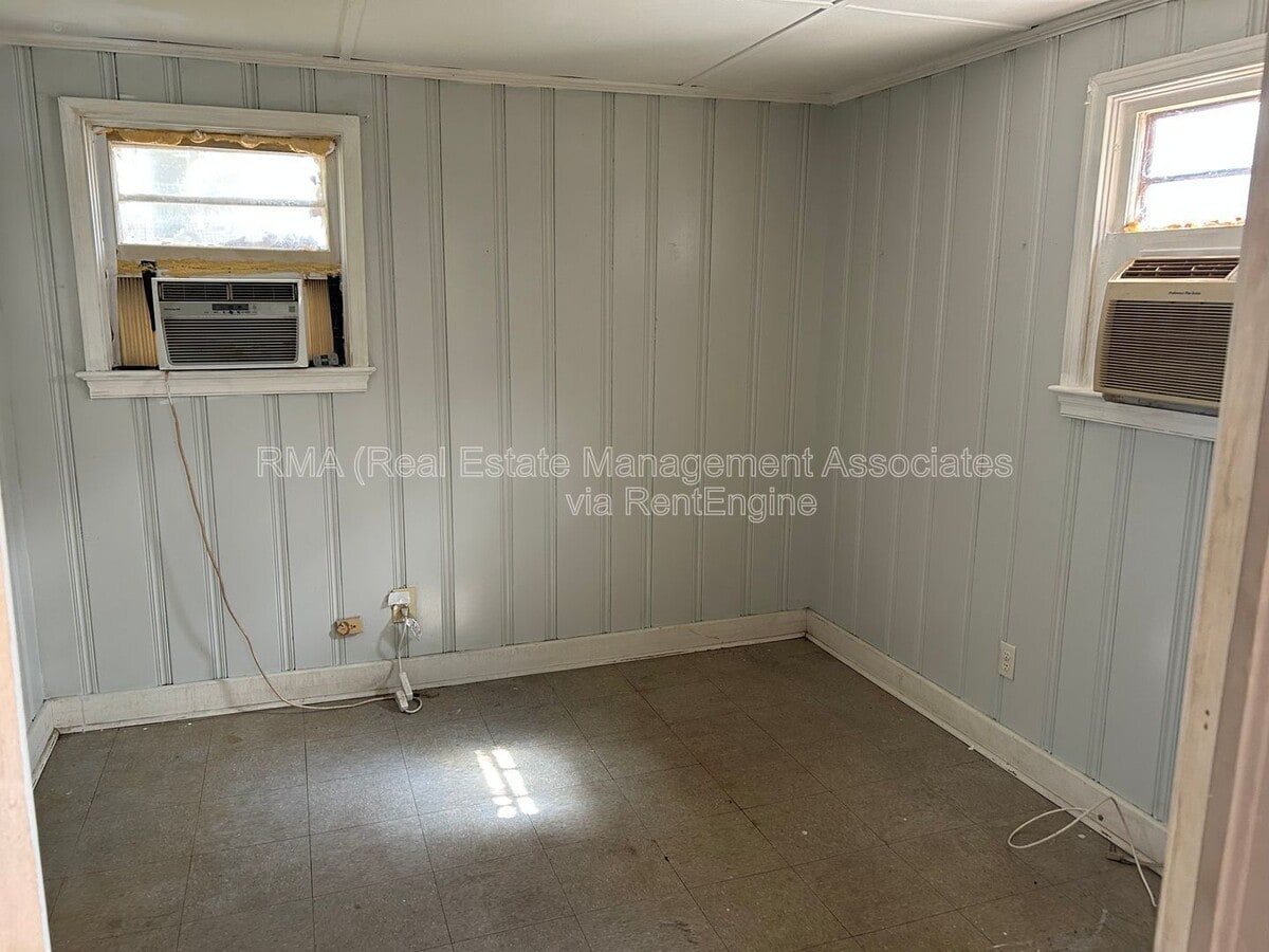 Photo - 125 E Chappell St