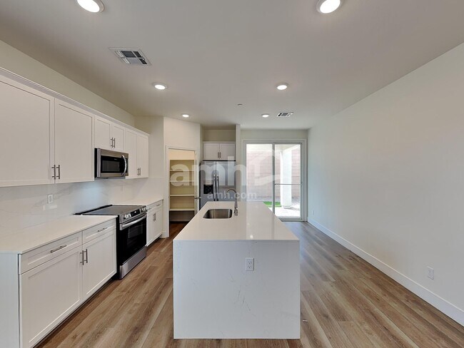 Photo - 541 Sacred Lotus Pl