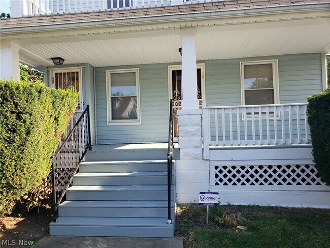 Photo - 14208 Kingsford Ave