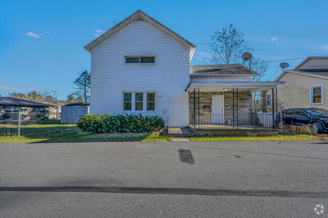 Building Photo - 1024 Walnut St Rental