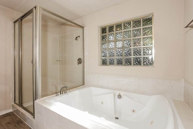 Photo - 2669 Claremont Dr