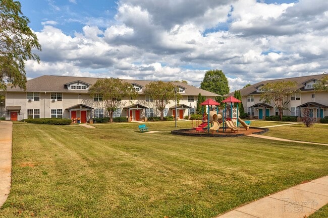 Towne at Lakewood Heights