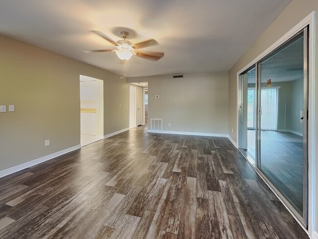 Photo - 1224 N Saturn Ave