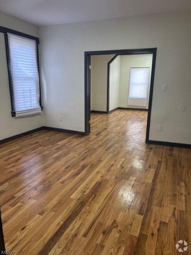 Building Photo - 669 S 17th St Rental