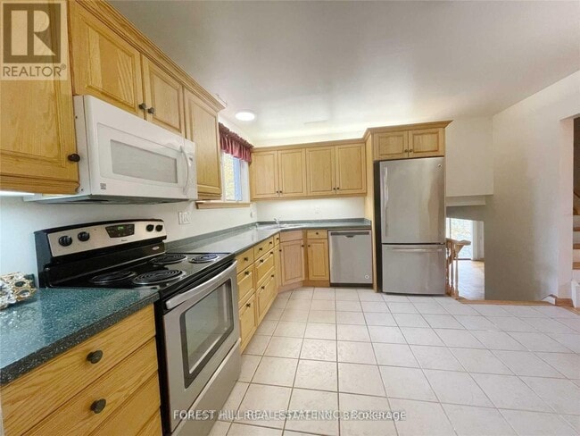 Photo - 98 Fred Varley Dr