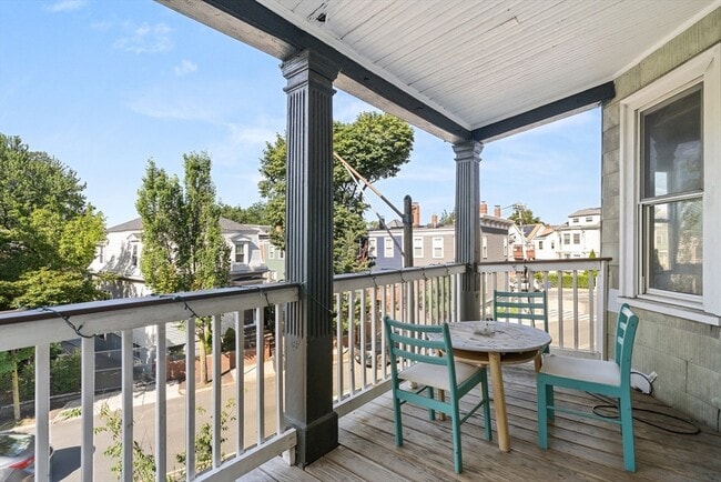 Photo - 427 Medford St