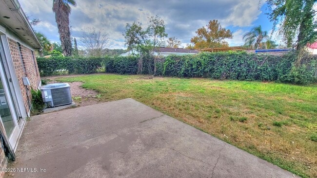 Photo - 2472 Fernside Rd