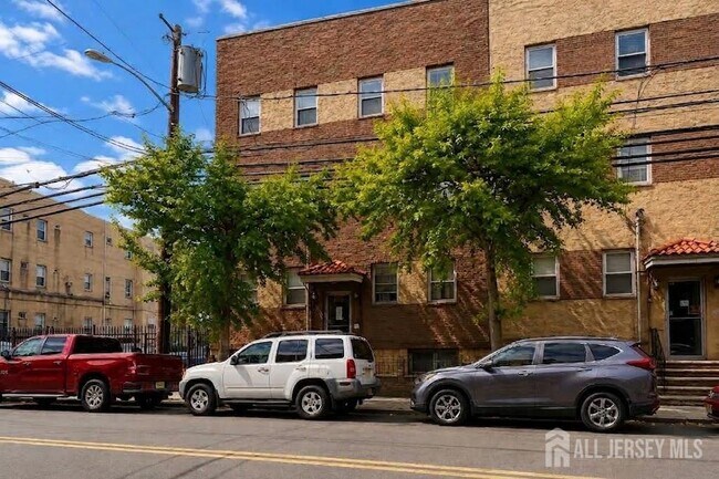 Photo - 600 N 6th St Unit 5B