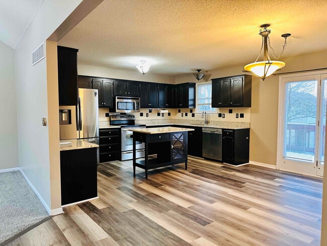 Photo - 1142 E Frontier Dr