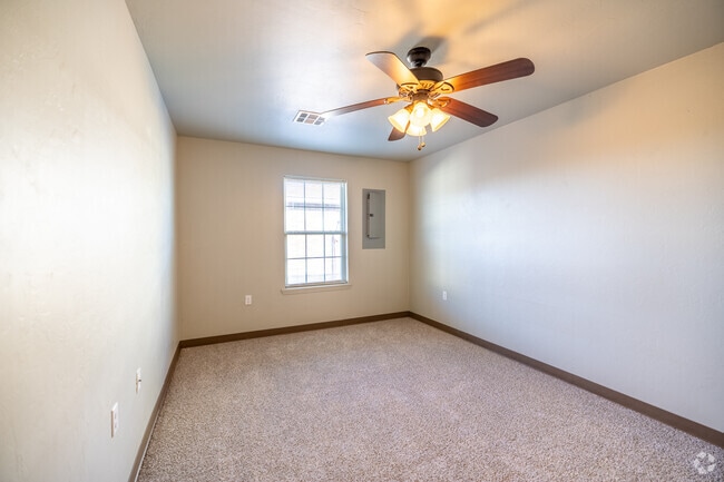 2BR, 1BA - 1,000SF - First Bedroom