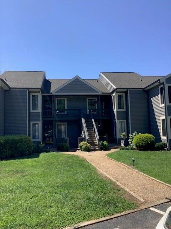 Building Photo - 2302 Deer Run Unit 2302 Deer Run