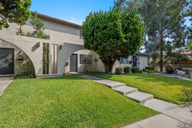 Building Photo - Welcome to this beautiful home in the high...