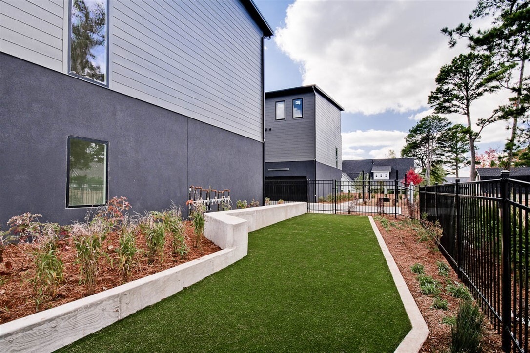Photo - 206 NW 9th St