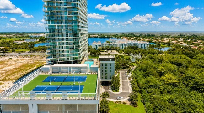 2000 Metropica Wy Unit 2208