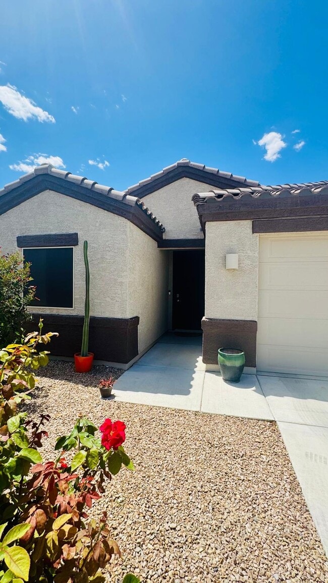 Building Photo - 477 W Aberdeen Pl