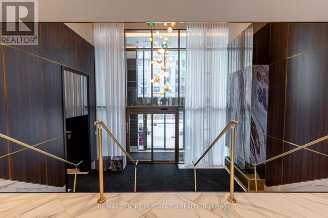 Photo - 2333 Khalsa Gate Unité 406