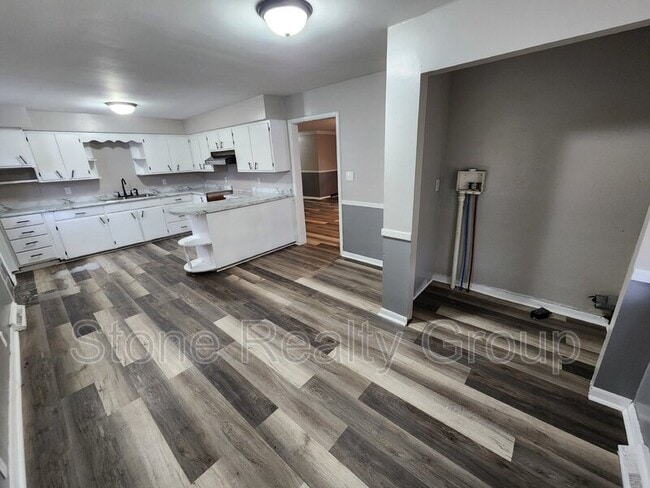 Photo - 136 N 3rd St