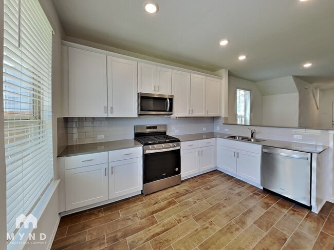 Photo - 332 Redonda Dr