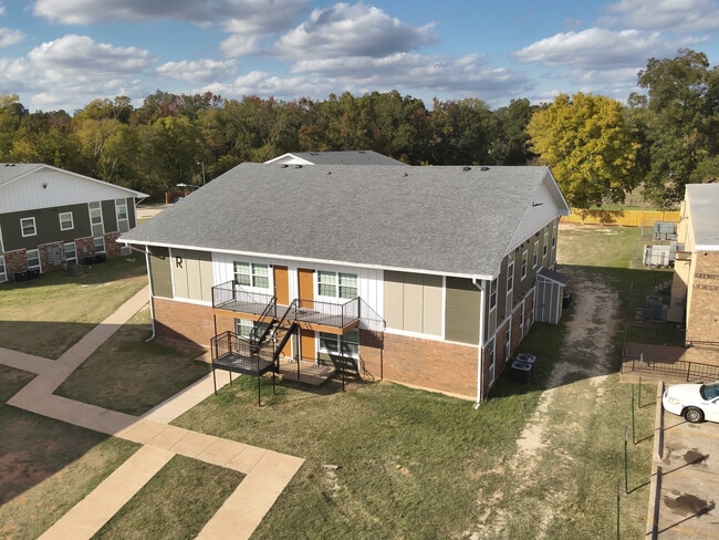 Building Exterior - 500 North