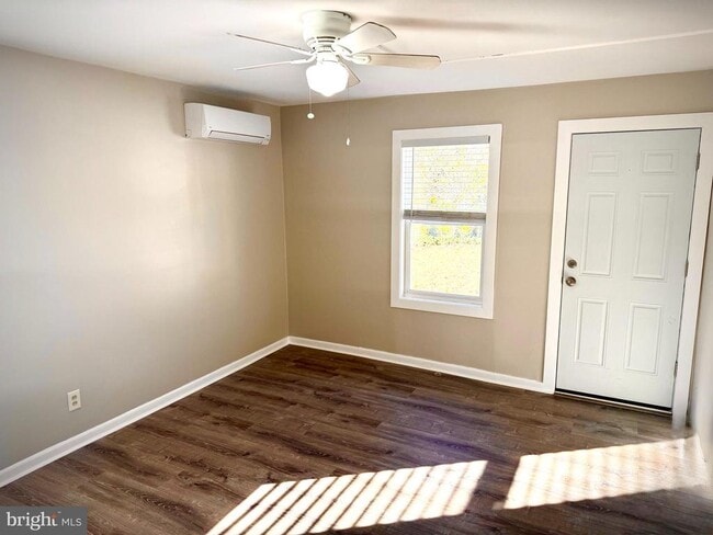 Building Photo - 220 Delsea Dr Unit 1R