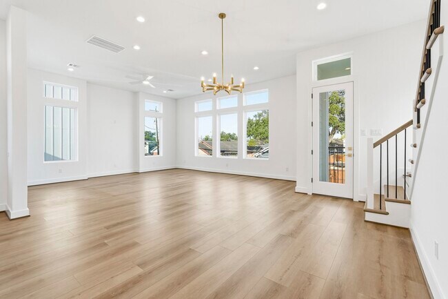 Photo - 3830 Wilmer St