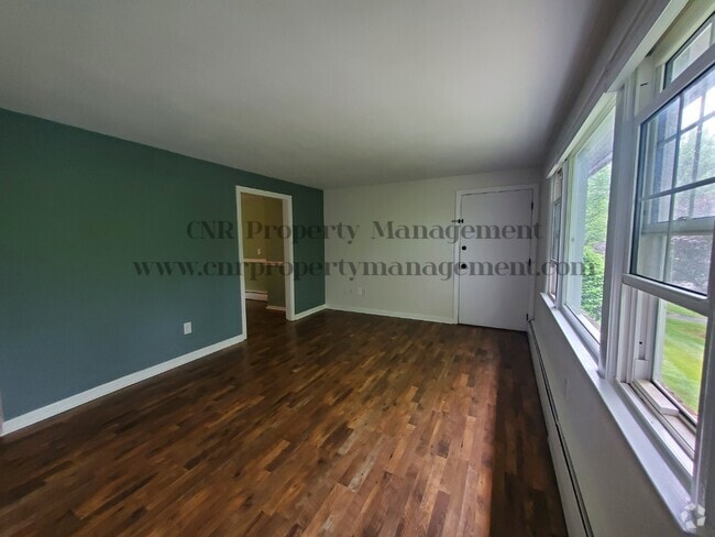 Building Photo - 8 Myles Standish Dr Rental