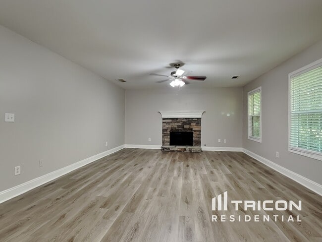 Photo - 3540 Stoney Creek Way