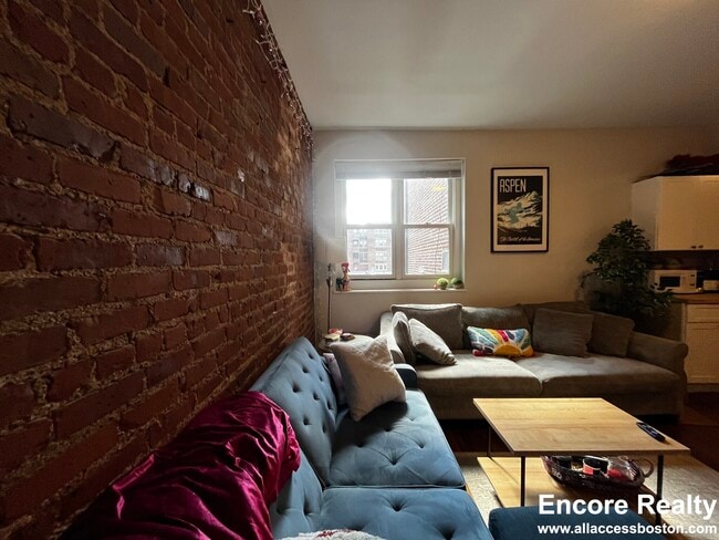 Photo - 31 Stearns Rd Unit 4