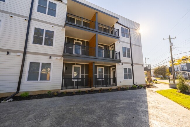 Photo - 1619 N 28th St