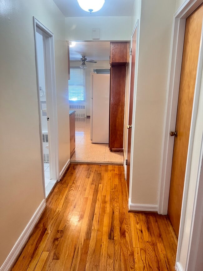 Photo - 1349 E 84th St